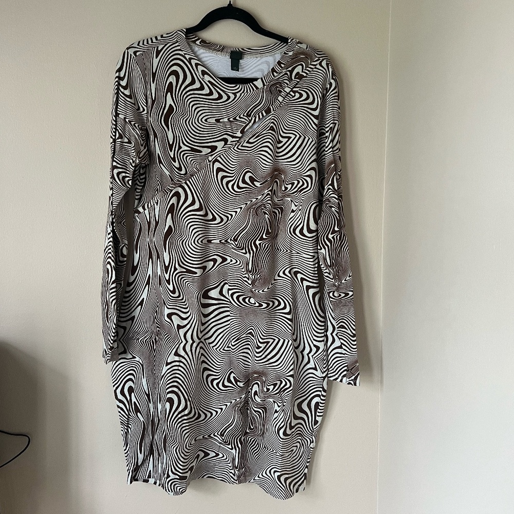 Swirly Printed Long-Sleeve Bodycon Dress with Cutout Details